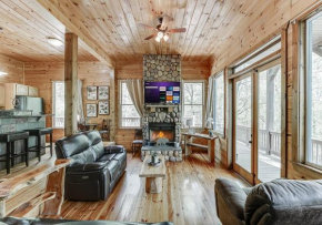 Cabin Near Helen, GA w Jacuzzi & Hot Tub